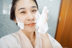 Sữa rửa mặt ngừa mụn Senka Perfect Whip Acne Care 120g