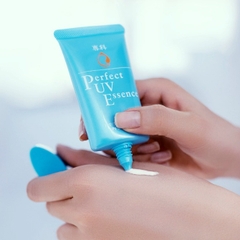 Kem chống nắng Senka Perfect UV Essence 50g