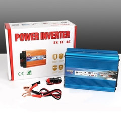 Bộ kích điện ắc quy CARMAER 500W thiết kế gọn nhẹ, an toàn khi sử dụng.