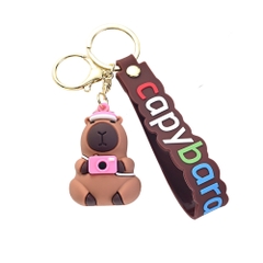 Móc khóa capy bara cầm máy ảnh hồng - Dây móc dài : 10cm - Mô Hình Cao : 5.5cm - Nặng : 50gram - No Box - SKU: moc147 - (Vat: 88223-7) - K78-T2-S2
