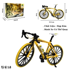 Mô Hình xe đạp đua màu vàng . tỉ lệ 1:8 - Dài 19.5cm - rộng 5cm - cao 12cm - nặng : 200gram - FULL BOX . SKU : oto542a - K70-T5-S4