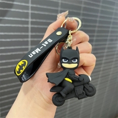 Móc Khóa Bat Man Chibi lái xe siêu ngầu . Dây móc dài : 10cm - Mô Hình Cao : 6cm - Nặng 50gram K75-T5-S9