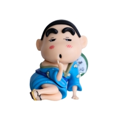 Mô Hình Shin bút chì pizama ngồi - Cao 10.5cm - nặng 100gram - Figure Cậu Bé Bút Chì - No Box - K21-T3-S7