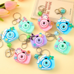 móc khóa máy ảnh kuromi nhiều màu - có thể chiếu sáng - cao 5.8cm dài : 5.4cm - nặng : 50gram - boc túi - no box