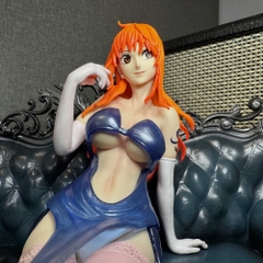 Mô Hình OnePiece Nami ngồi ghế - Cao 16cm - nặng 1200gram - Phụ Kiện : Đầu thay thế + Ghế - Figure OnePiece - Box Nhựa - Hộp màu N1-K56-T5-S2