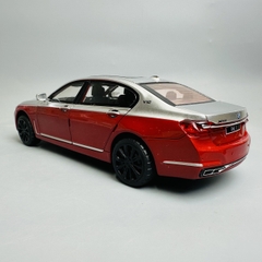 Mô Hình xe bmw đỏ trắng tỉ lệ 1:24 Hợp kim có thể mở cửa - bánh sau chạy cót - Dài 22cm - rộng 9cm - cao 6cm - nặng : 1000gram - FULL BOX : box màu SKU : oto290 - N3-K2-T4-S2