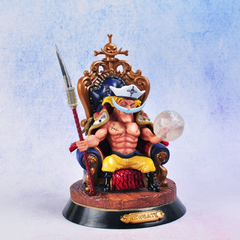 Mô hình đồ chơi - Tứ Hoàng Râu Trắng  ngồi ghế - One Piece - Có Hộp Màu - N3-T5