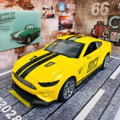 Mô Hình Xe Đua Vàng tỉ lệ 1:36 Hợp kim có thể mở cửa - bánh sau chạy cót - Dài 12.5cm - rộng 5.5cm - cao 3.5cm - nặng : 300gram - FULL BOX : box màu SKU : oto532b - K52-T1-S5