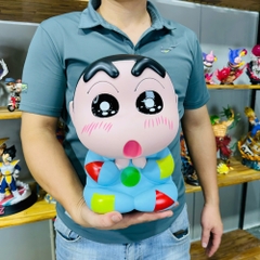 Mô Hình Shin bút chì áo xanh dáng ngồi bản to ( có thể đựng tiền ) - Cao 30cm - nặng 1200gram - Figure Cậu Bé Bút Chì - bọc túi OPP - Hộp Carton - K11-T4-S1,S2