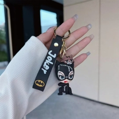 Móc Khóa Catwoman ngồi lè lưỡi siêu đẹp . Dây móc dài : 10cm - Mô Hình Cao : 6cm - Nặng 50gram K79-T7-S4