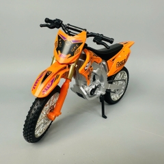 Mô Hình xe máy địa hình màu cam 1:10 Hợp kim - Có tiếng - Dài 20.5cm - rộng 8cm - cao 10.5cm - nặng ~ 500gram - FULL BOX : box màu SKU : oto456 - K65-T5-S4