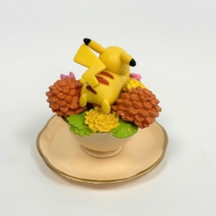 Mô Hình Pokemon Pikachu nằm trên cốc hoa  - cao 8cm - nặng 50gram - Figure Pokemon - (VAT E523-59) - K9-T3-S10