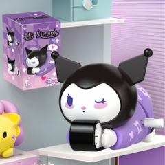 mô hình kuromi nằm bò chạy cót áo tím - cao : 5.5cm dài 10cm - figure shin - hộp màu - N5
