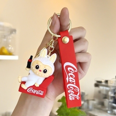 Móc Khóa labubu ngồi ghế cocacola - Dây móc dài : 10cm - Mô Hình Cao : 6cm - Nặng : 50gram - No Box : bọc túi OP  K76-T6-S2