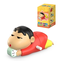 mô hình shin bút chì nằm bò chạy cót áo đỏ - cao : 5.5cm dài 10cm - figure shin - hộp màu  N1