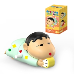 mô hình shin bút chì nằm bò chạy cót áo xanh nhạt - cao : 5.5cm dài 10cm - figure shin - hộp màu N1