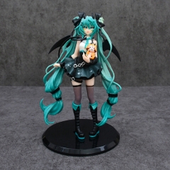 Mô hình Miku ôm tiểu quỷ - Cao 19.2cm - nặng 200gram - Box Màu - Figure Miku - SKU : g67 ( VAT : 002-05-60 )- K62-T2-S8