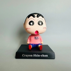 Mô Hình Shin áo hồng lắc đầu - cao 13cm - ngang 9cm - dọc 7cm - nặng 200gram + Hộp Màu N3-K26-T4-S3