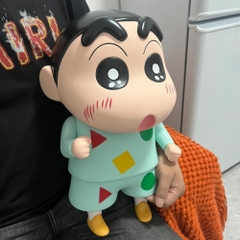 Mô Hình Shin bút chì áo xanh hoạ tiết bản to - Phụ Kiện : Đế - Cao 40cm - nặng 1500gram- Figure Cậu Bé Bút Chì - bọc túi OPP - Hộp Carton - K12-T4-S1