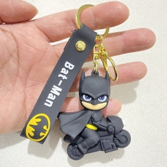 Móc Khóa Bat Man Chibi lái xe siêu ngầu . Dây móc dài : 10cm - Mô Hình Cao : 6cm - Nặng 50gram K75-T5-S9