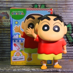 Mô Hình Shin bút chì áo đỏ xin chào - Cao 18cm - nặng 200gram - Figure Cậu Bé Bút Chì - Hộp Màu - K33-T3-S2