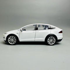 Mô Hình xe tesla trắng tỉ lệ 1:24 Hợp kim có thể mở cửa - bánh sau chạy cót - Dài 21cm - rộng 9.5cm - cao 7cm - nặng : 800gram - FULL BOX : box màu SKU : oto278 - N3-K7-T1-S1