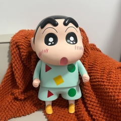 Mô Hình Shin bút chì áo xanh hoạ tiết bản to - Phụ Kiện : Đế - Cao 40cm - nặng 1500gram- Figure Cậu Bé Bút Chì - bọc túi OPP - Hộp Carton - K12-T4-S1