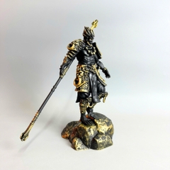 Mô Hình Tôn Ngộ Không vàng đen dáng đứng - Cao 19.5cm - nặng 200gram - Phụ kiện : đế + gậy -  Figure Wukong -  No box