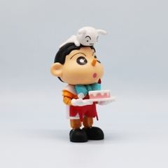 Mô Hình Shin bút chì cầm bánh sinh nhật - Cao 13cm - nặng 150gram - Figure Cậu Bé Bút Chì - No box - K19-T1-S8