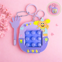 Móc Khóa bấm nút bàn tay màu tím gấu nâu - Cao : 9.5cm , Rộng 8cm - Nặng 50gram - SKU : moc285d K75-T8-S5