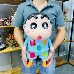 Mô Hình Shin bút chì áo xanh hoạ tiết bản to - Phụ Kiện : Đế - Cao 40cm - nặng 1500gram- Figure Cậu Bé Bút Chì - bọc túi OPP - Hộp Carton - K12-T4-S1