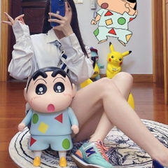 Mô Hình Shin bút chì áo xanh hoạ tiết bản to - Phụ Kiện : Đế - Cao 40cm - nặng 1500gram- Figure Cậu Bé Bút Chì - bọc túi OPP - Hộp Carton - K12-T4-S1