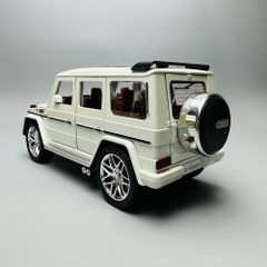 Mô Hình Xe G63 trắng 1:24 Hợp kim có thể mở cửa - bánh sau chạy cót - Có tiếng - đèn pha sáng - Dài 22cm - rộng 9.5cm - cao 9.5cm - nặng ~ 1000gram - FULL BOX : box màu SKU : oto137 -n3-k7-t2-s3
