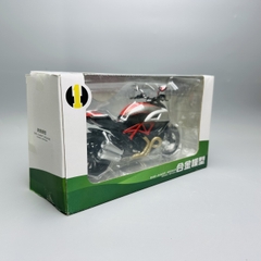 Mô Hình Xe Ducati Diavel V4 xám đen 1:12 Hợp kim - Có tiếng - đèn pha sáng - Dài 18cm - rộng 6cm - cao 10cm - nặng ~ 700gram - FULL BOX : box màu SKU : oto153