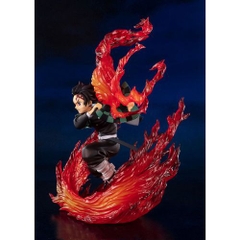 Mô hình đồ chơi - Kamado Tanjirou trạng thái chiến đấu - hiệu ứng kiếm lửa -  Kimetsu No Yaiba - Có Hộp Màu - N1-K37-T4-S10 (N5)