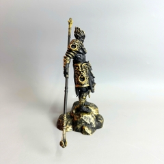 Mô Hình Tôn Ngộ Không vàng đen dáng đứng - Cao 19.5cm - nặng 200gram - Phụ kiện : đế + gậy -  Figure Wukong -  No box