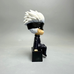 Mô Hình Gojo Satoru bịt mắt dáng ngồi - Cao 11cm - nặng 100Gram - Hộp Màu : bọc túi OPP - Figure anime Jujutsu Kaisen