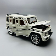 Mô Hình Xe G63 trắng 1:24 Hợp kim có thể mở cửa - bánh sau chạy cót - Có tiếng - đèn pha sáng - Dài 22cm - rộng 9.5cm - cao 9.5cm - nặng ~ 1000gram - FULL BOX : box màu SKU : oto137 -n3-k7-t2-s3