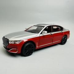 Mô Hình xe bmw đỏ trắng tỉ lệ 1:24 Hợp kim có thể mở cửa - bánh sau chạy cót - Dài 22cm - rộng 9cm - cao 6cm - nặng : 1000gram - FULL BOX : box màu SKU : oto290 - N3-K2-T4-S2