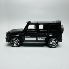 Mô Hình xe Mẹc G63 màu Đen - tỉ lệ 1:36 Hợp kim có thể mở cửa - bánh sau chạy cót  - Dài 12cm - rộng 5cm - cao 5cm nặng : 200gram - FULL BOX : box màu - SKU : OTO29 - N3-K4-T5-S2