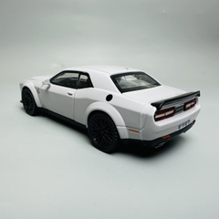 Mô Hình xe mustang trắng 1:32 Hợp kim - Có tiếng - đèn pha sáng - Dài 15cm - rộng 7cm - cao 4cm - nặng ~ 500gram - FULL BOX : box màu SKU : oto260 n3-k6-t4-s2
