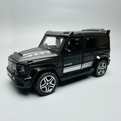 Mô Hình xe Mẹc G63 màu Đen - tỉ lệ 1:36 Hợp kim có thể mở cửa - bánh sau chạy cót  - Dài 12cm - rộng 5cm - cao 5cm nặng : 200gram - FULL BOX : box màu - SKU : OTO29 - N3-K4-T5-S2