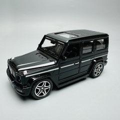 Mô Hình xe jeep đen tỉ lệ 1:36 Hợp kim có thể mở cửa - bánh sau chạy cót - Dài 12cm - rộng 5cm - cao 5cm nặng : 200gram - FULL BOX : box màu SKU : oto186