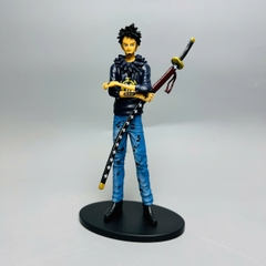Mô Hình OnePiece Law dáng đứng cầm kiếm siêu ngầu Cao : 18cm nặng 300g - One Piece - Bọc Túi Opp - No Box - N1-K37-T2-S7