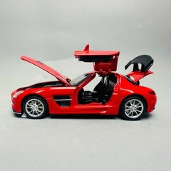 Mô Hình xe mẹc amg đỏ tỉ lệ 1:32 Hợp kim có thể mở cửa - bánh sau chạy cót - Dài 15cm - rộng 7cm - cao 4.5cm - nặng : 400gram - FULL BOX : box màu SKU : oto307 n3-k1-t5-s4