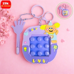 Móc Khóa bấm nút bàn tay màu tím gấu nâu - Cao : 9.5cm , Rộng 8cm - Nặng 50gram - SKU: moc285d - (Vat: MK001) - K75-T8-S5