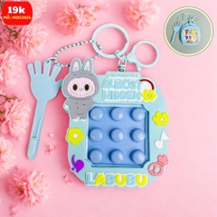 Móc Khóa bấm nút bàn tay màu xanh dương labubu - Cao : 9.5cm , Rộng 8cm - Nặng 50gram - SKU: moc285g - (Vat: MK001) - K74-T5-S12