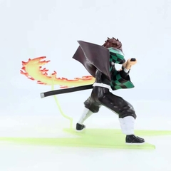 Mô hình đồ chơi - Kamado Tanjirou chiến đấu - Hiệu ứng kiếm đẹp -  Kimetsu No Yaiba - Có Hộp Đẹp - N4-K9-BL3-N1-K6-T3-S1