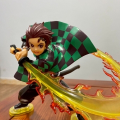 Mô hình đồ chơi - Kamado Tanjirou chiến đấu - Hiệu ứng kiếm đẹp -  Kimetsu No Yaiba - Có Hộp Đẹp - N4-K9-BL3-N1-K6-T3-S1