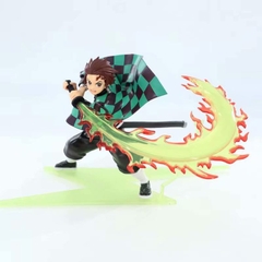 Mô hình đồ chơi - Kamado Tanjirou chiến đấu - Hiệu ứng kiếm đẹp -  Kimetsu No Yaiba - Có Hộp Đẹp - N4-K9-BL3-N1-K6-T3-S1